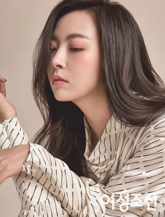 韩国女艺人沈恩珍最新杂志写真曝光