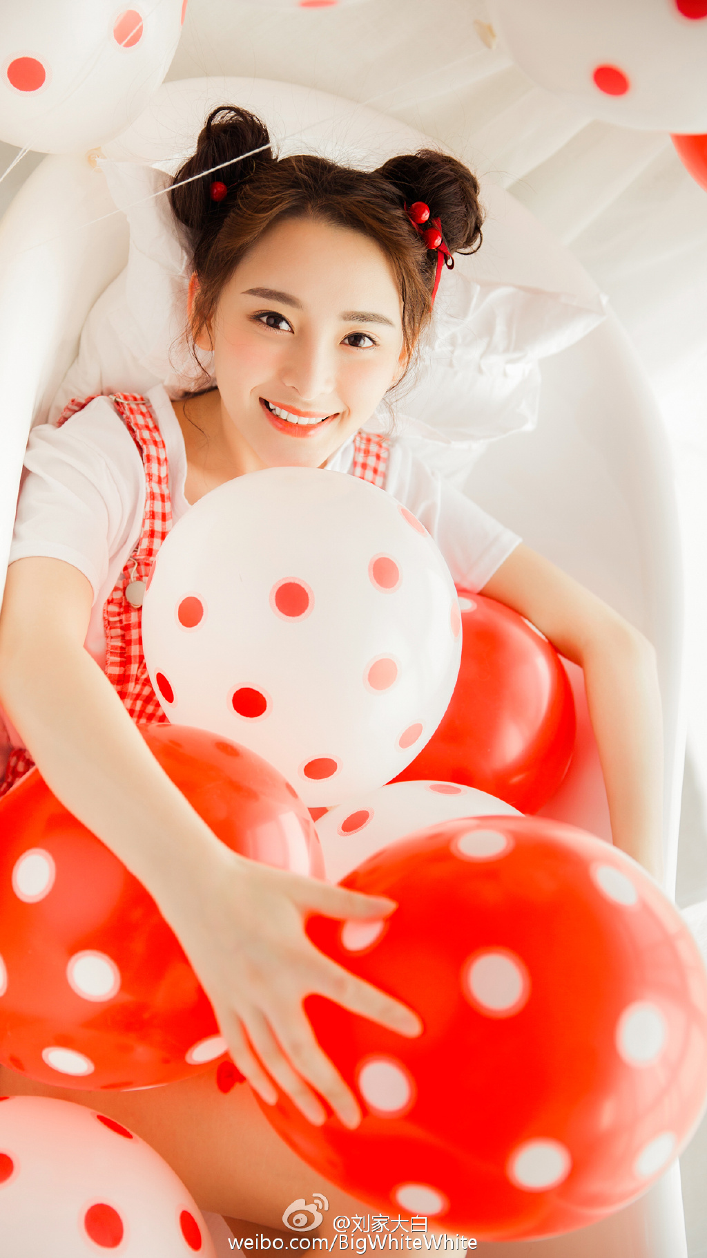 美美的清纯美女生活照,嘟嘴调皮卖萌