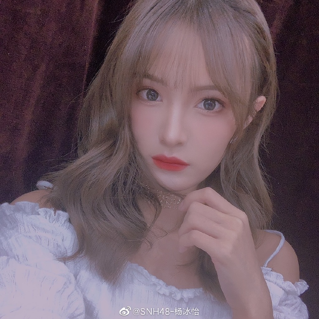 偶像美少女SNH48-杨冰怡迷人写真美照欣赏