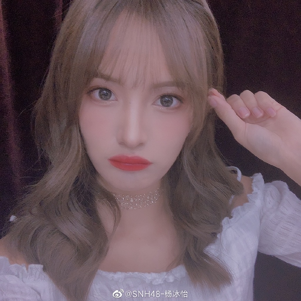 偶像美少女SNH48-杨冰怡迷人写真美照欣赏