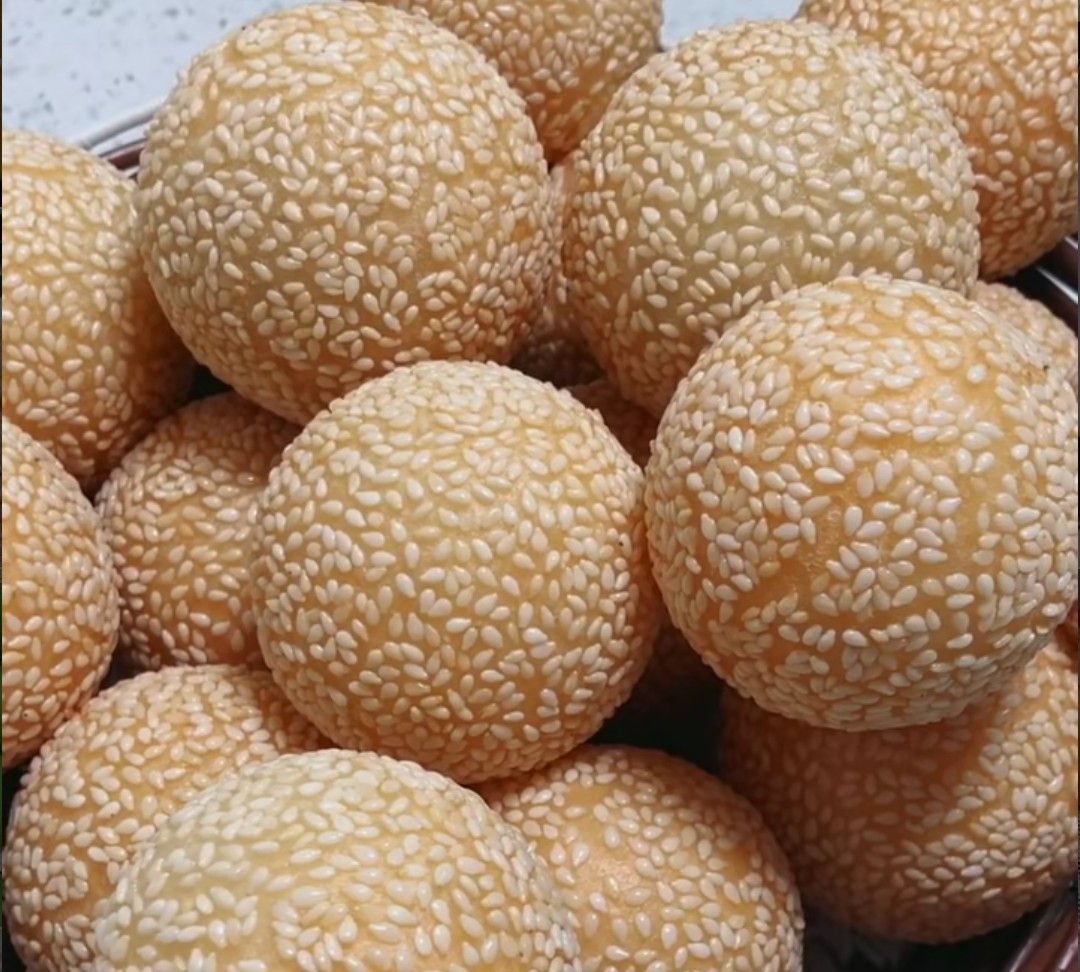 短视频最火的炸麻球,外壳酥金黄脆里面香甜软糯,学会做给孩子吃_高清