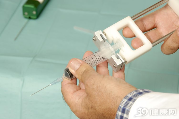 长期吸烟的人,如果你早上有这5种表现,说明离肺癌不远了