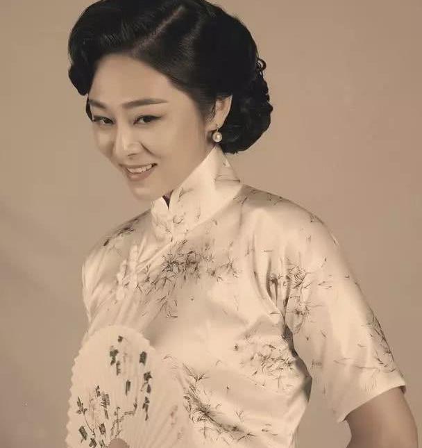 白鹿原里的冷秋月看她穿旗袍的样子