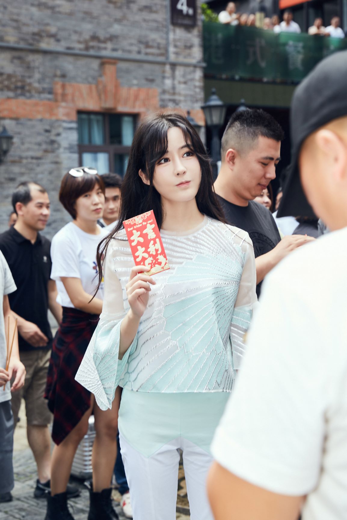 汤晶媚《一念无间》热拍   携手尹正,佟大为演绎另类"青梅"