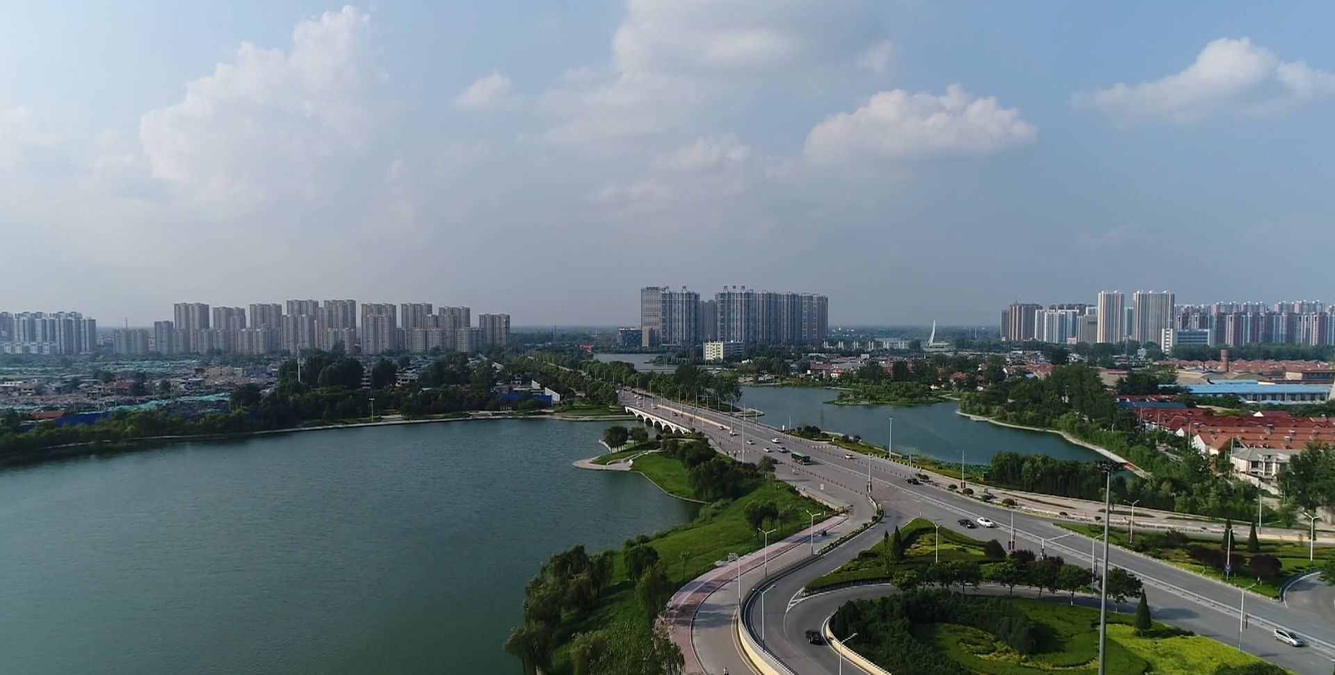 1 / 12 山东省菏泽市,位于山东省西南部,交通便利,资源丰富,被誉为"