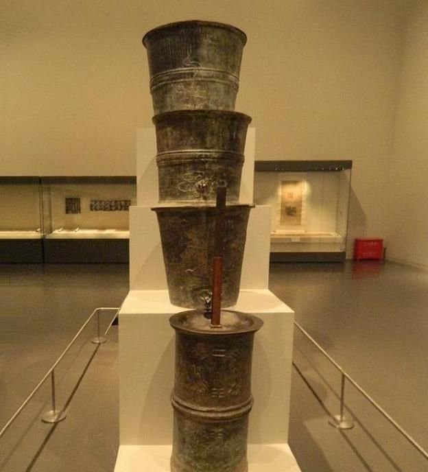 古代发明:图3攻城和运输用云梯,图6计时工具漏刻