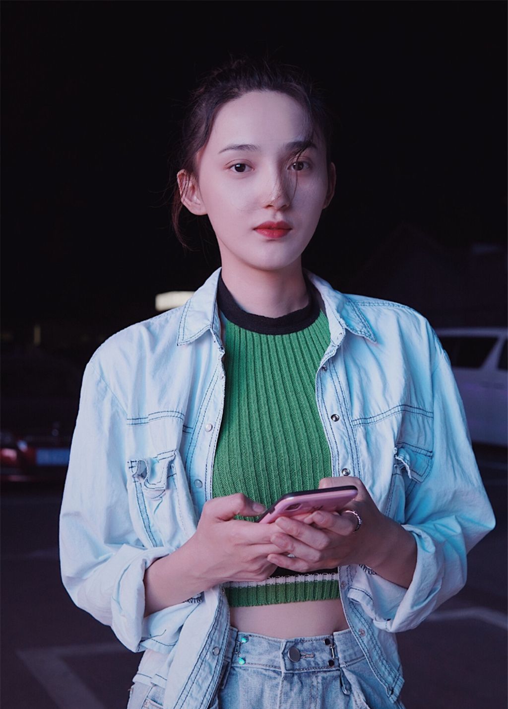 艾晓琪手机壁纸图集,清新自然的活力女孩