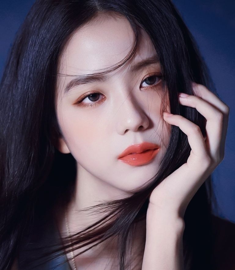 金智秀美妆画报,明眸皓齿,长发红唇,美人如画