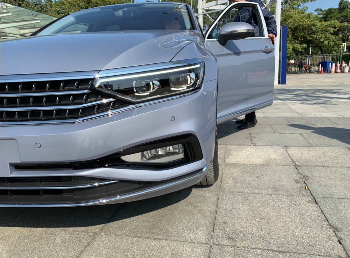 新款大众迈腾b8.5实拍,外观更加年轻化