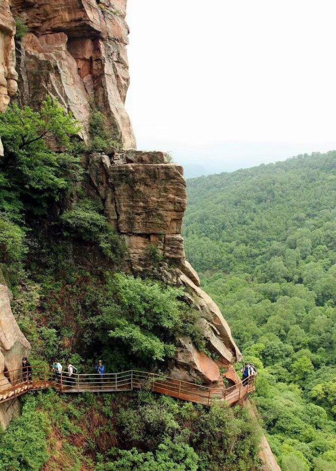 霍州七里峪,山清水秀,怪石林立,洞深谷奇