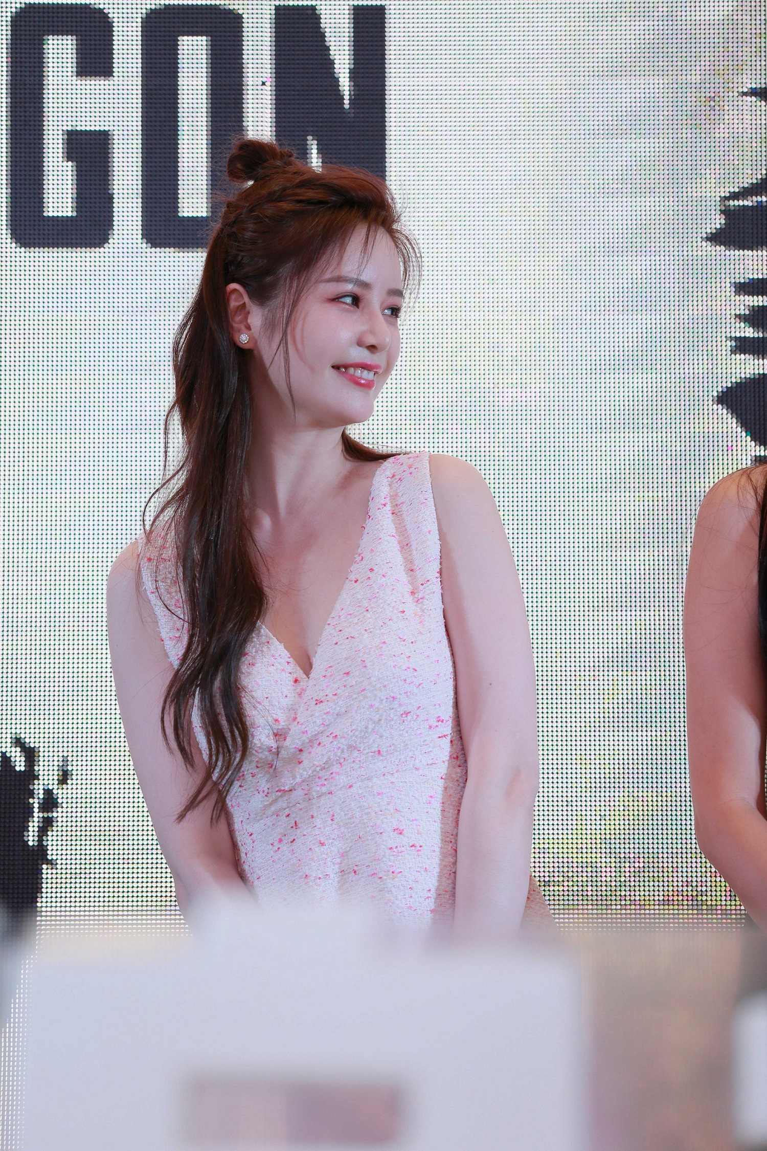 追龙2广州开启全国路演女主邱意浓解锁靓爆镜新技能