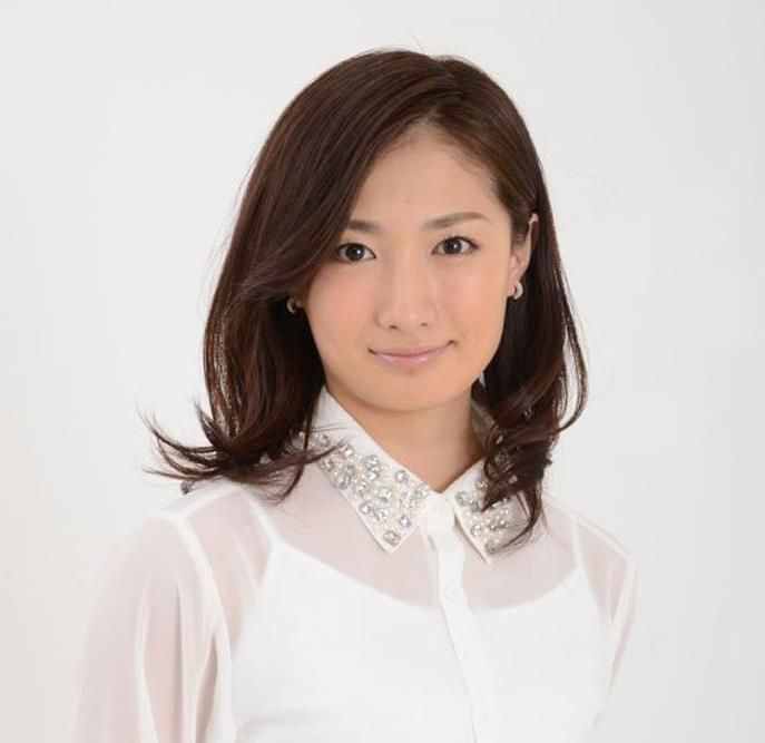 日本空手道美女武田梨奈 头碎15块瓦震撼网友|武田梨奈|空手道|日本_新浪新闻