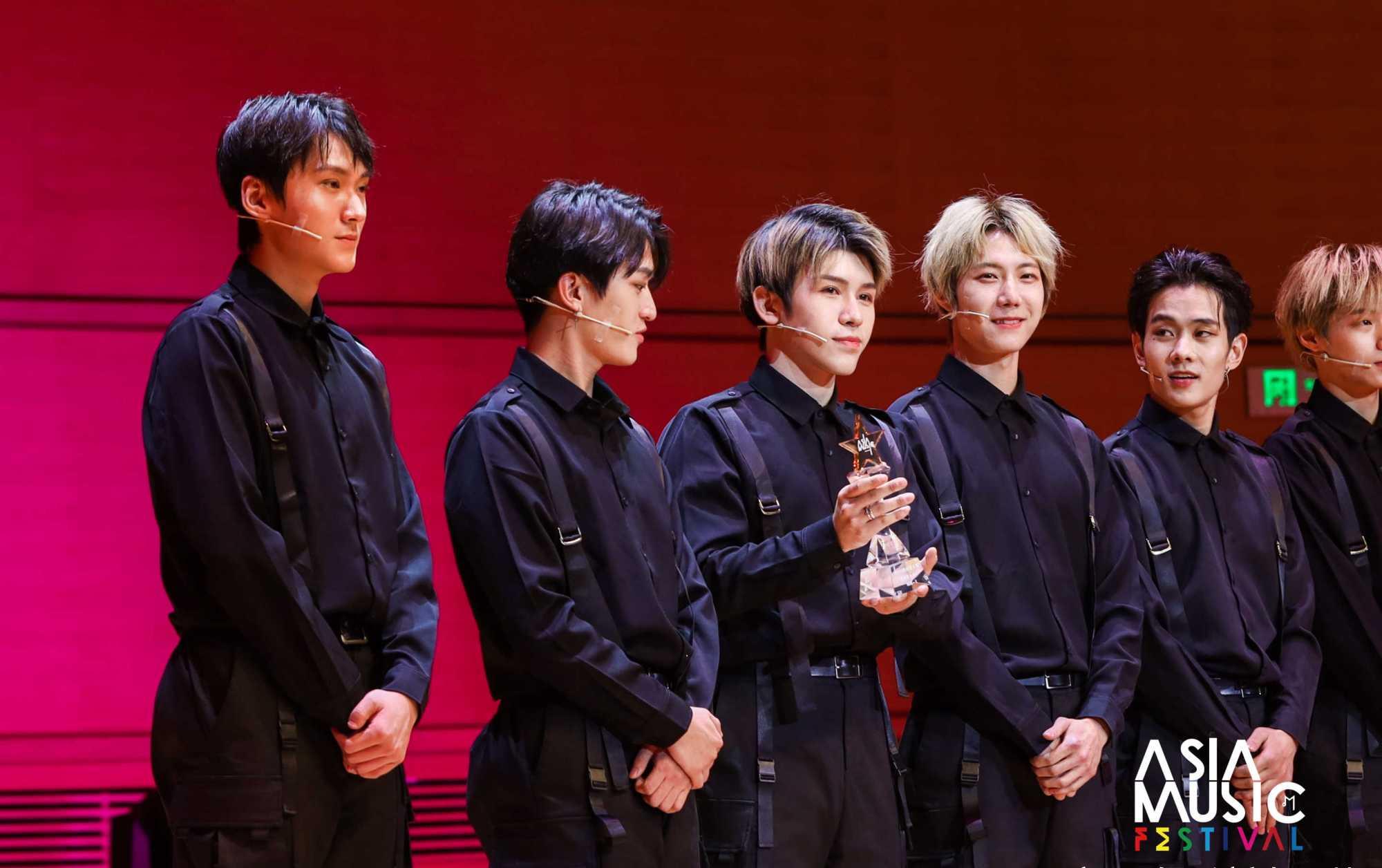 2020mk-1男团单曲《tank my hand》,传递正能量