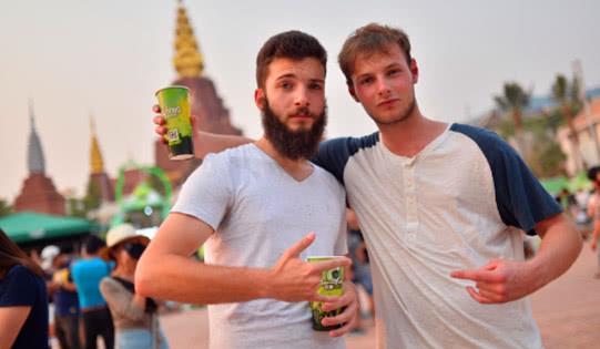 越来越多的外国友人逃离中国,问道原因:中国人