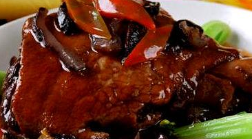 唐山游玩必点红烧裙边,酥糯滑韧汤汁浓稠,常吃降低胆固醇更健康