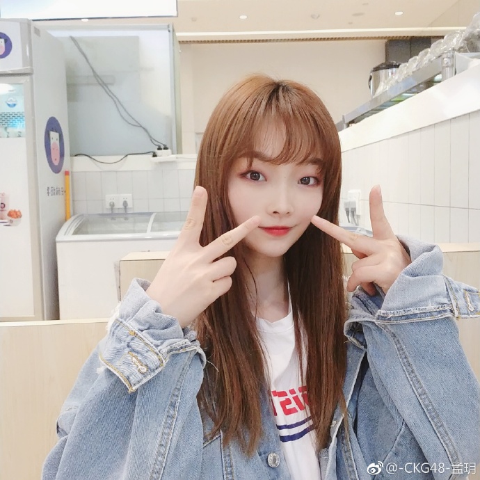 偶像女团ckg48孟玥美少女自拍写真美照