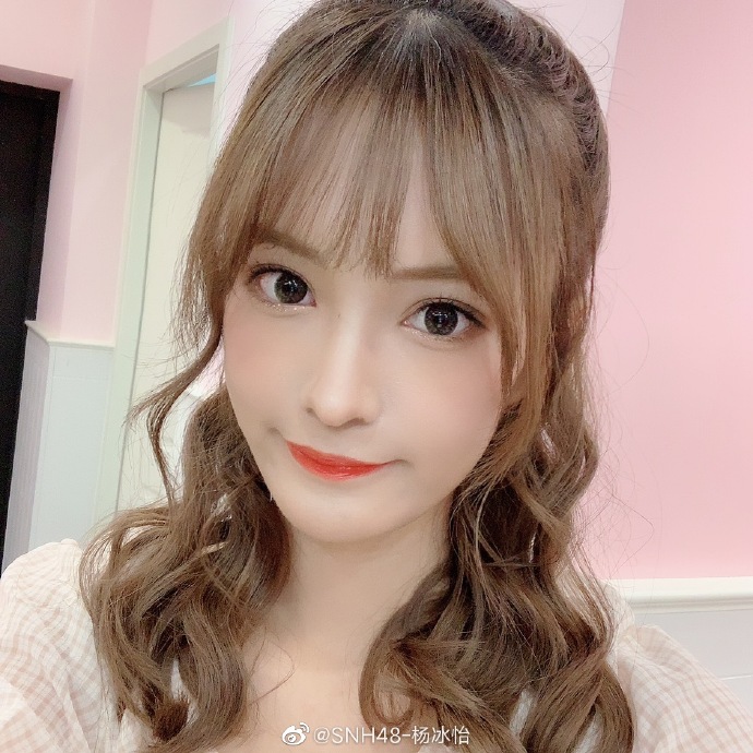 偶像美少女SNH48-杨冰怡迷人写真美照欣赏
