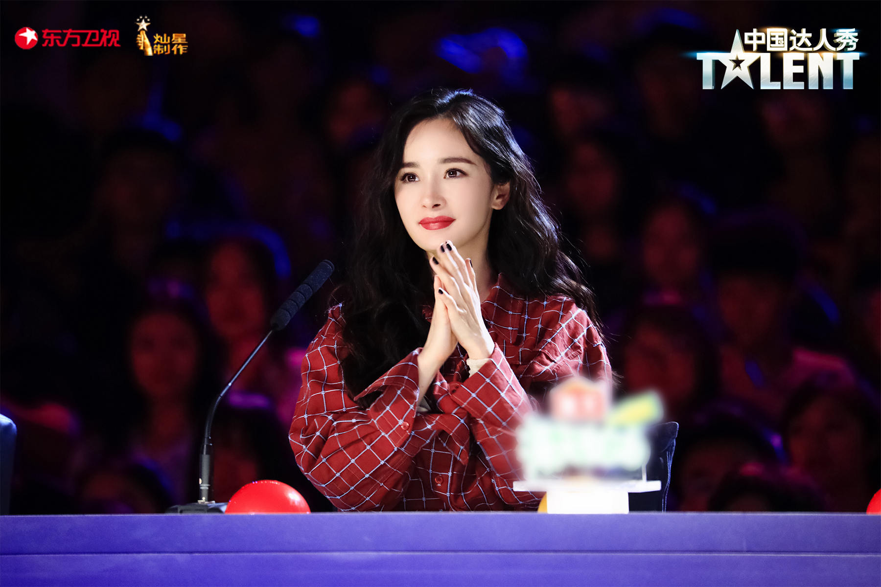 《中国达人秀》迎硬核表演!高燃无人机大秀引杨幂蔡国庆"泪奔"