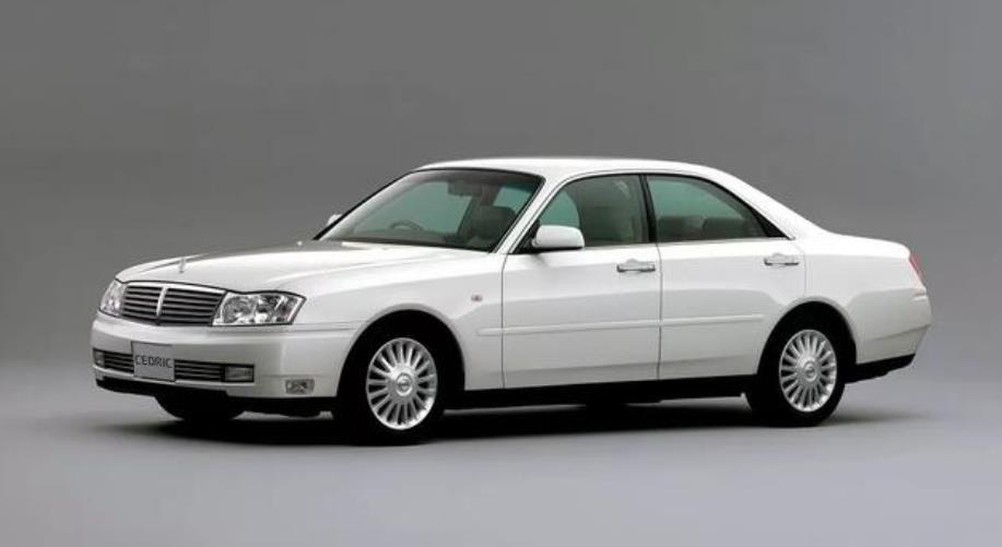 日产最传奇的一款豪车,常被误认成皇冠,历史地位却一点不输皇冠