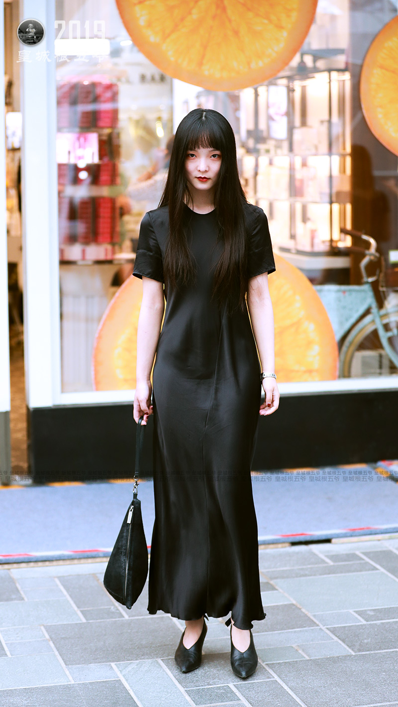 街拍:时尚美女夏季日常搭配,炎炎夏日做个会穿衣服的时髦精|时尚|美女