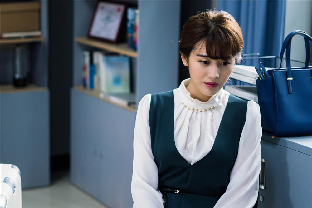 《空降利刃》播半 刘筠燃还原军人背后半边天