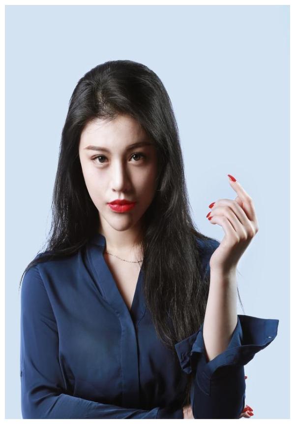 看完刘翔现任妻子吴莎,再看看前妻葛天,这气质不止差一点点