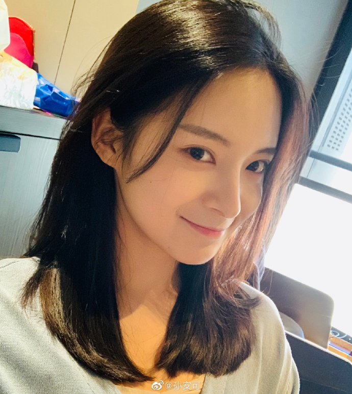 美女演员孙安可迷人写真美照欣赏