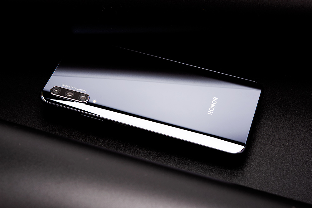 荣耀9xpro幻夜黑图赏颜值出众的实力旗舰