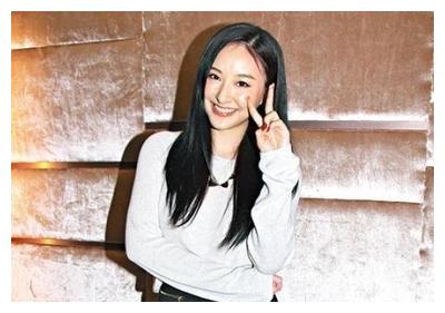 赌王四房长子何猷亨与前女友疑旧情复燃,安排座驾送旧爱回香闺