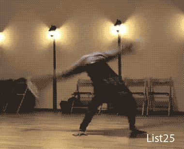 其实breaking可以代表最早期的街舞表演,能够一直流传至今证明了bboy