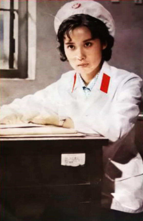 1980年代女影星张力维罕见剧照老照片曾获金鸡奖最佳女配角奖