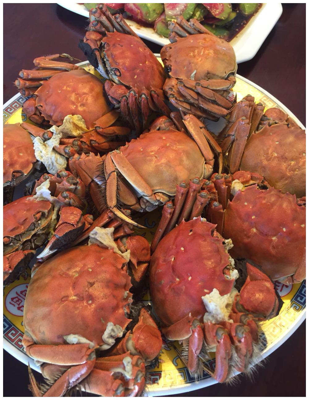 公公八十大寿,我准备了一桌子菜庆祝,饭后竟给我包个大红包