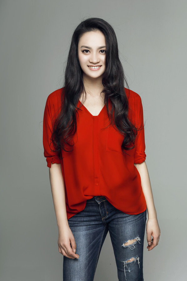 美图分享:长发美女覃文静,优雅迷人写真图集