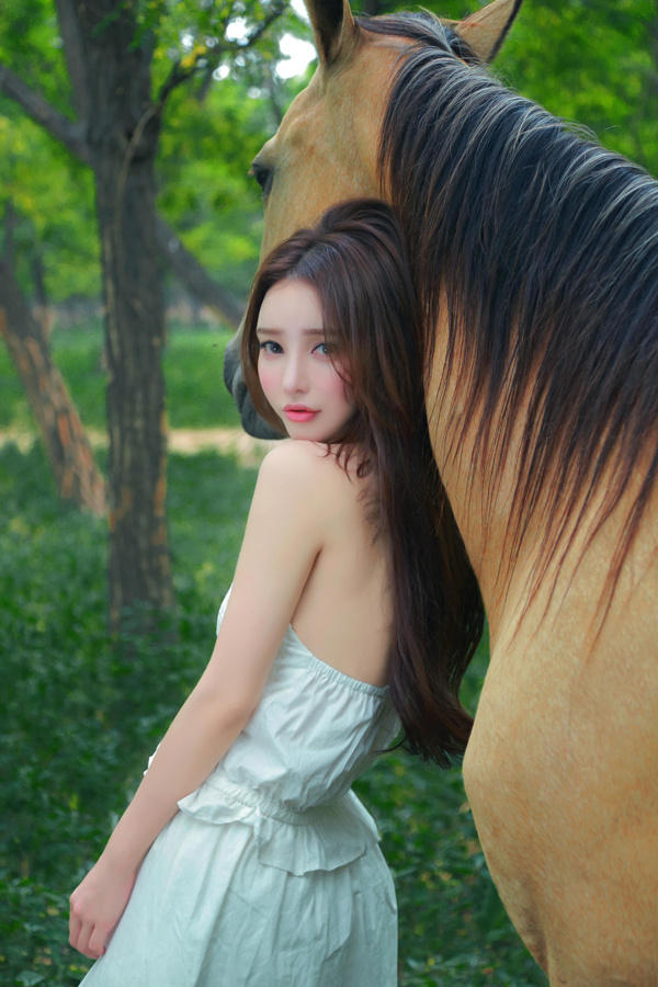 嫩模李李清纯美照,出尘脱俗