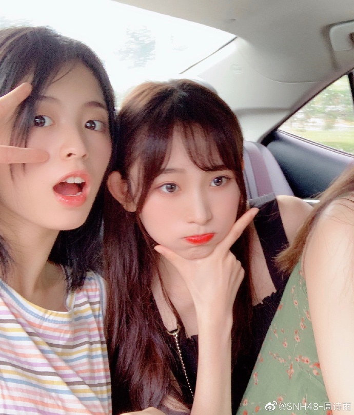 人气偶像团体SNH48周诗雨可爱自拍写真美照欣赏