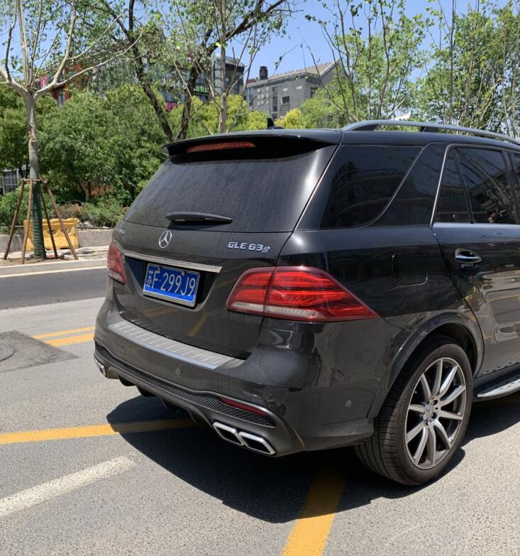 南通长江边别墅区实拍奔驰gle63amg,低调的性能猛兽!