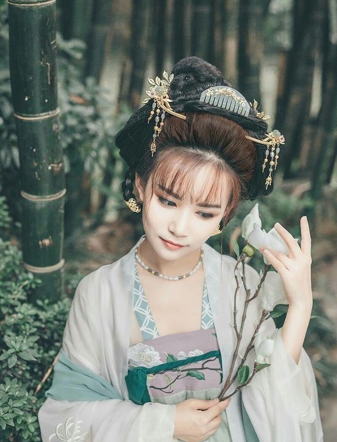 长裙连理带,广袖合欢襦|汉服之美|汉服|袍服|宽袍_新浪新闻