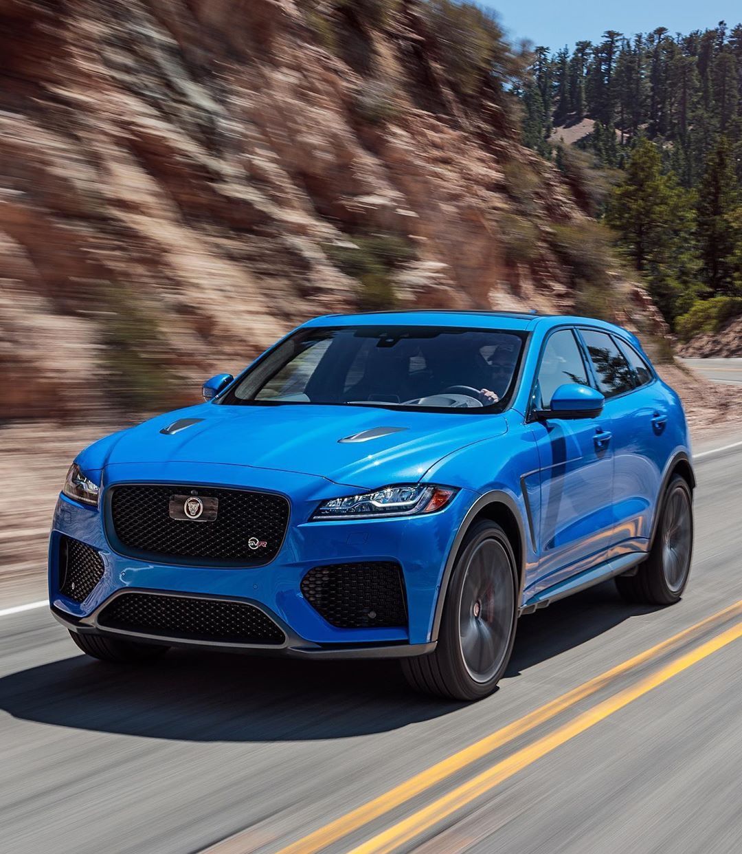 捷豹f-pace svr,500多匹马力的运动绅士