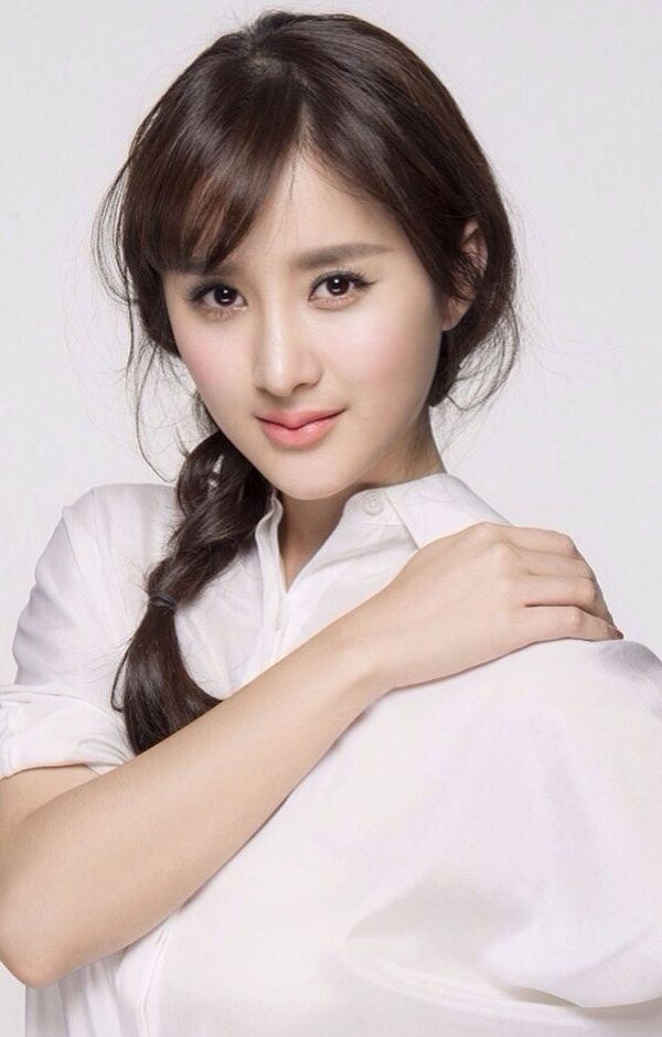 清新甜美 长相靓丽的女明星——郑媛元