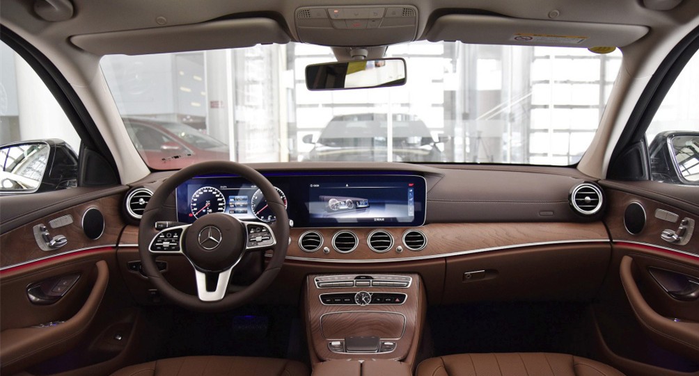 二手奔驰e300,内饰简约豪华,外观造型优雅干练,是你的菜吗