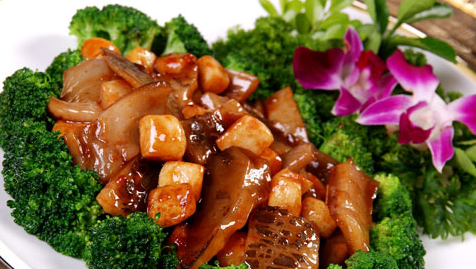 唐山游玩必点红烧裙边,酥糯滑韧汤汁浓稠,常吃降低胆固醇更健康