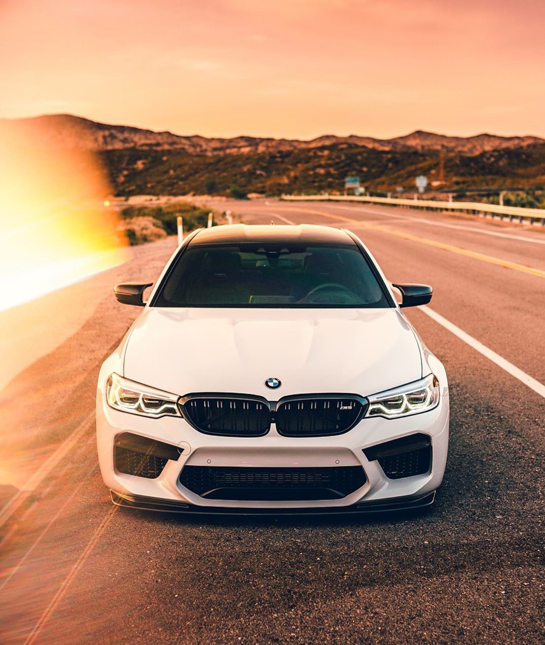 宝马m5"不甘平庸"玩转改装,换上更加动感的车身套件!_高清图集_新浪网