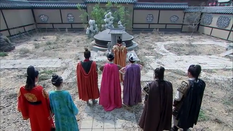 隋唐英雄:薛刚等人看望薛家铁丘坟,薛义又在假惺惺了,可恨!