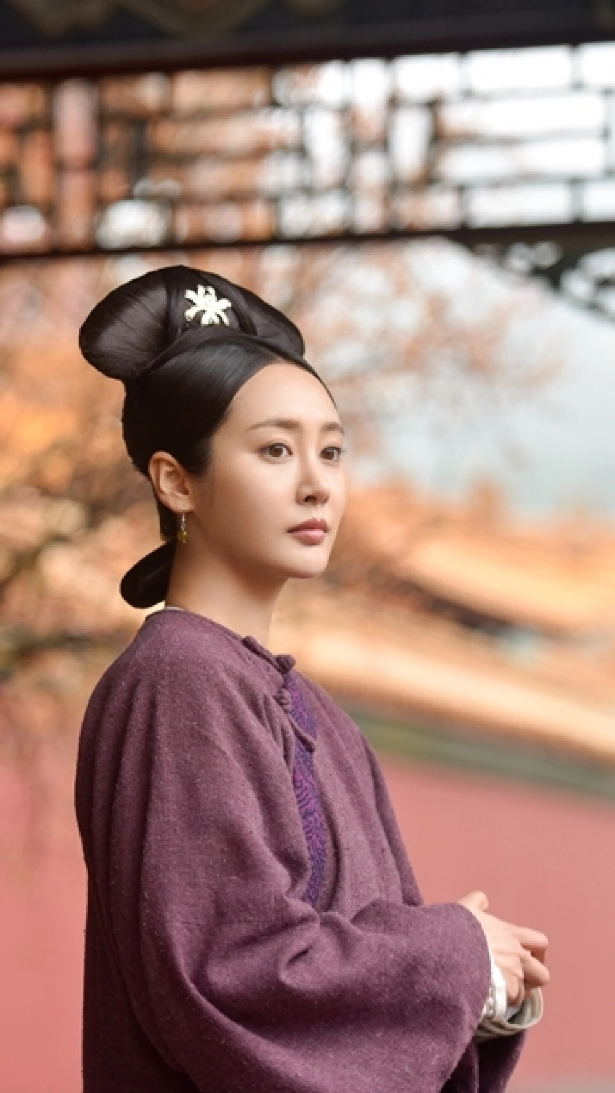 第二个版本就是《如懿传》之中,李纯出演的令妃.