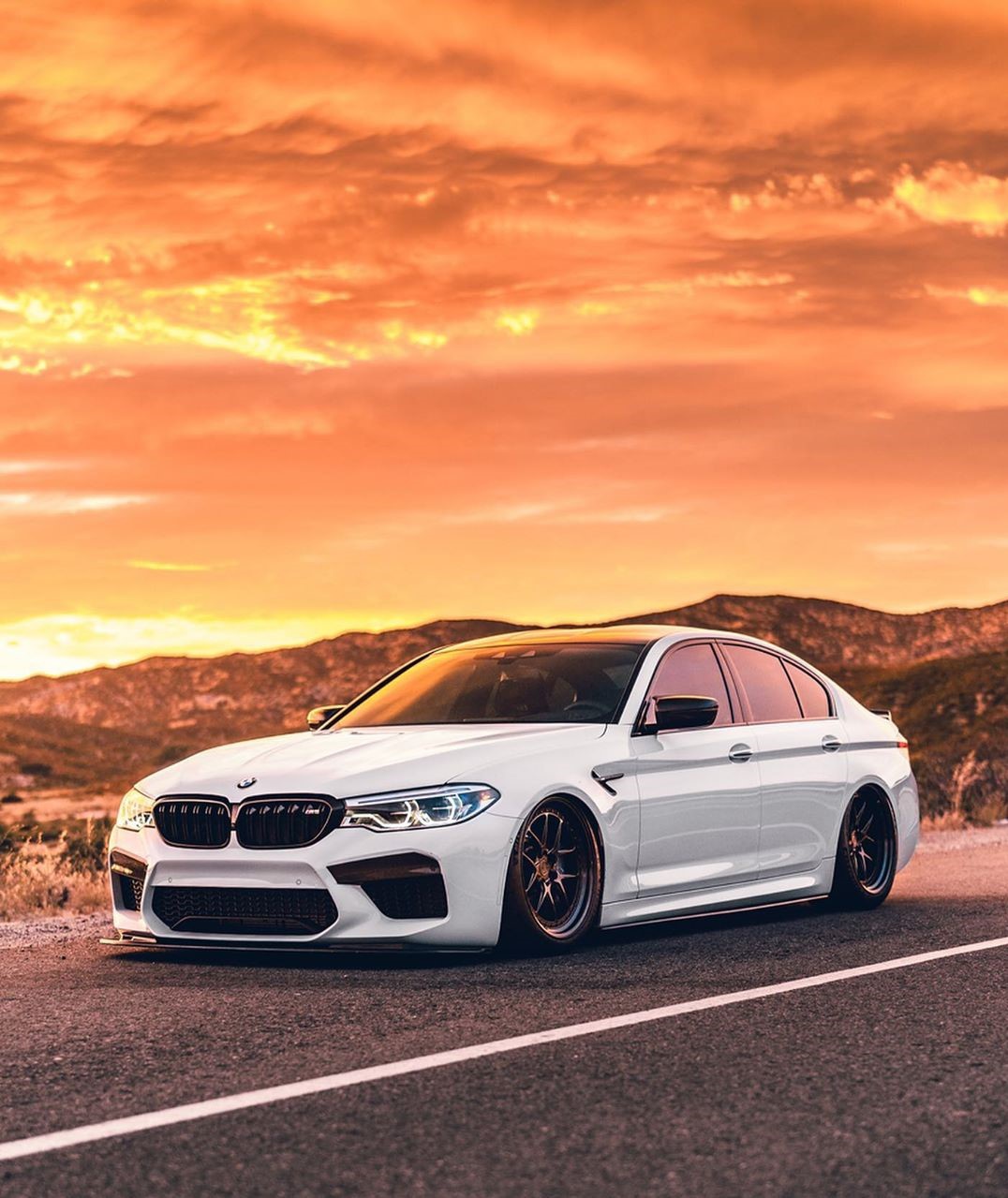 宝马m5"不甘平庸"玩转改装,换上更加动感的车身套件!_高清图集_新浪网