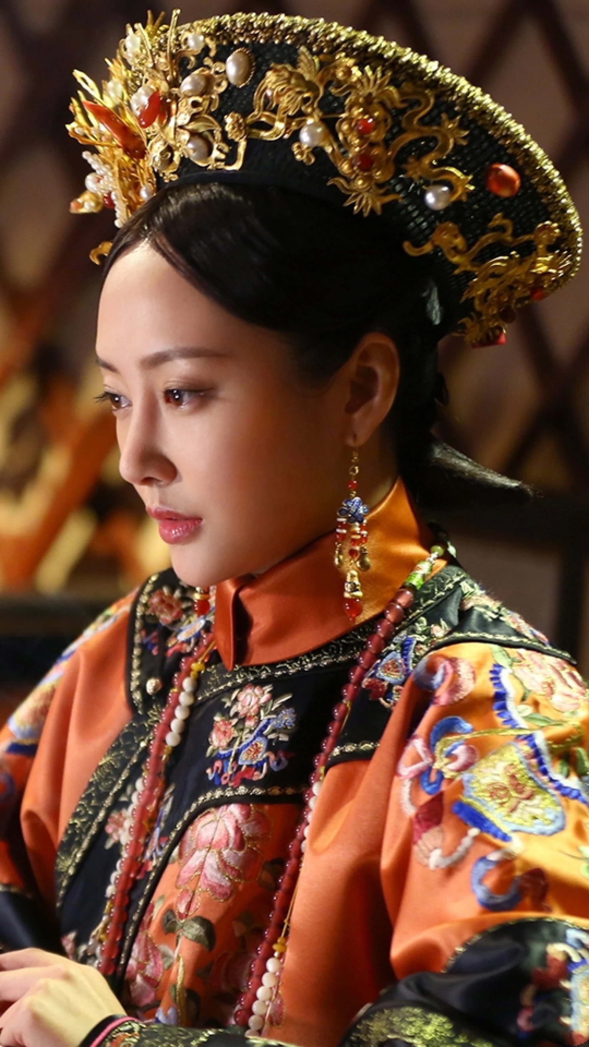 第二个版本就是《如懿传》之中,李纯出演的令妃.
