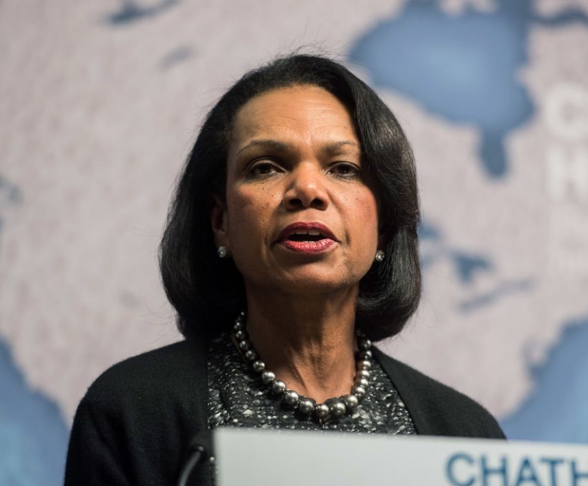 她是美国第66任国务卿,至今未婚,一个传奇的黑人政治家!