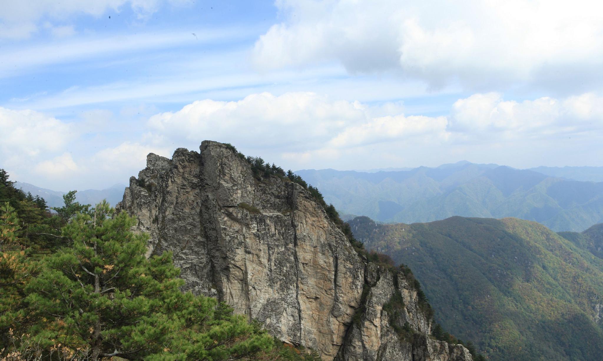 秦岭四宝之一的羚牛栖息地,连绵的群山之中风光无限美