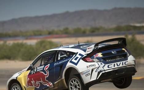 现代拉力车车外形设计独特精美惹人注意,车身色彩搭配恰到好处具有