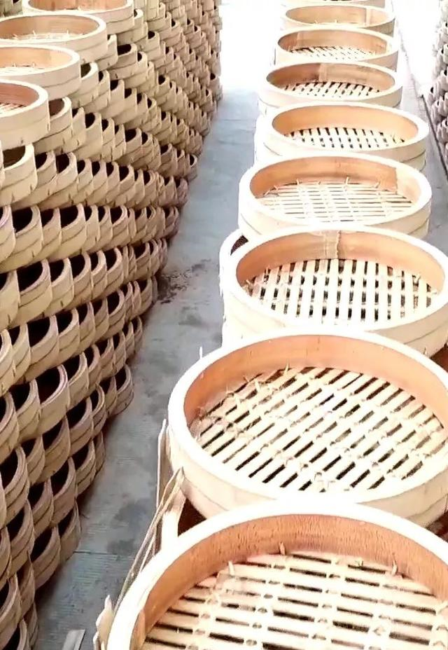 美食有着"竹蒸笼之乡"美誉以罗竹为原料的蒸笼加工业发展最为迅速气候
